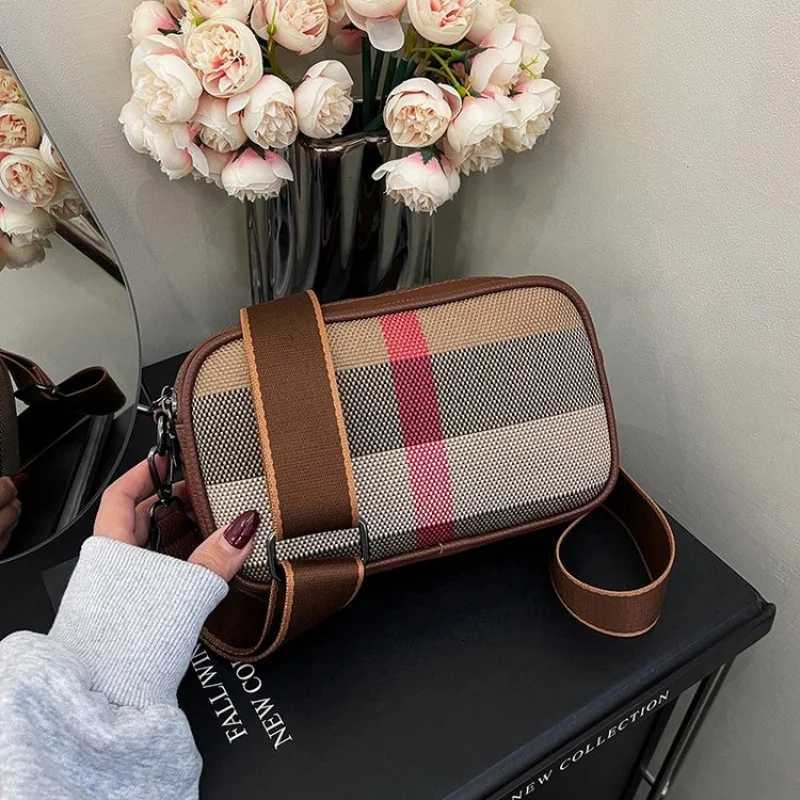 Modern-elegant 2025 New Ladies Luxury Brand Leather Shoder Bag Famous Designer Casual Popar Elegant Y251211