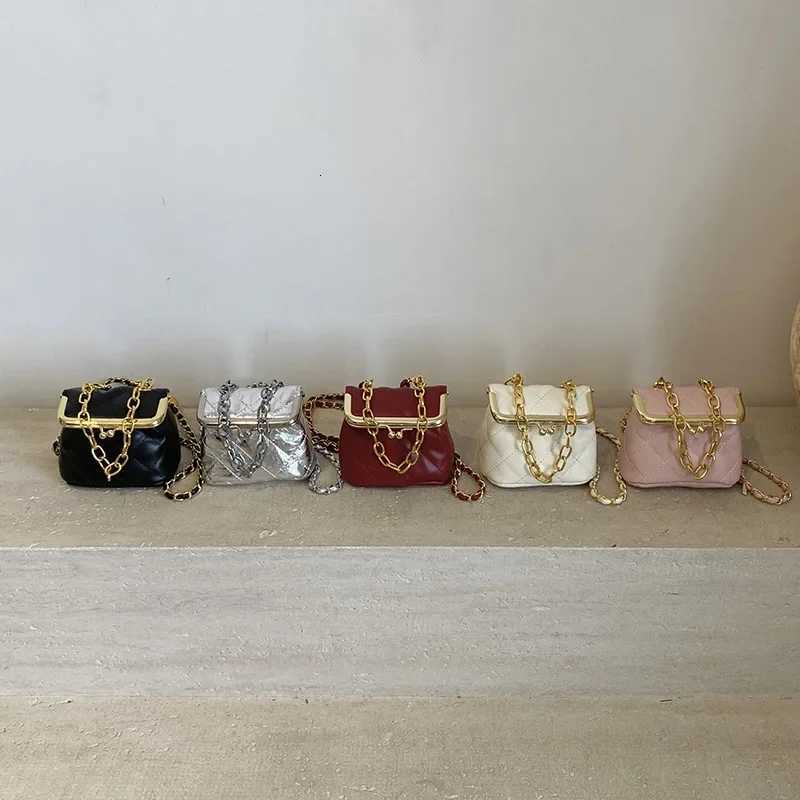 Wens Mini Crossbody Bag Diamd Grid Fragrant Wind Small Square Shoder Bag with Chain Clip Stylish Trendy Cpact Purse Y251211