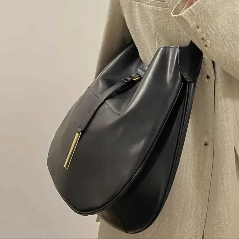 Wens New Soft Leather Minimalist Bucket Bag Niche Design Underarm Bag Fiable Luxury Versatile Crossbody Bag Y251211