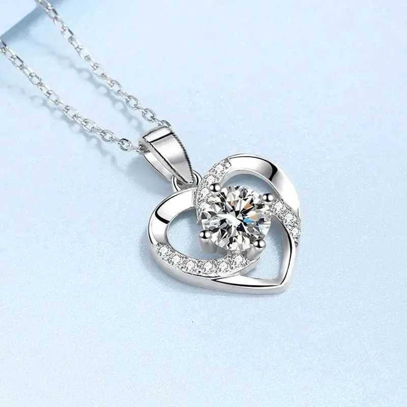 925 Sterling Silver Heart Pendant Necklace for Women Lady Wedding Jewelry Bright Cubic Zirconia Accessories M251211