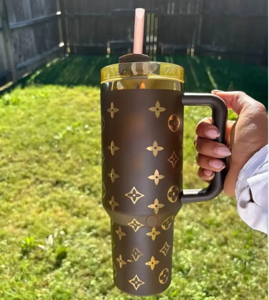 US Stock Ship in 12H Designer 40oz Cup Tumbler With Handle Straw Car Cups With Lid For Christmas Gift 40 OZ Classic 1506G