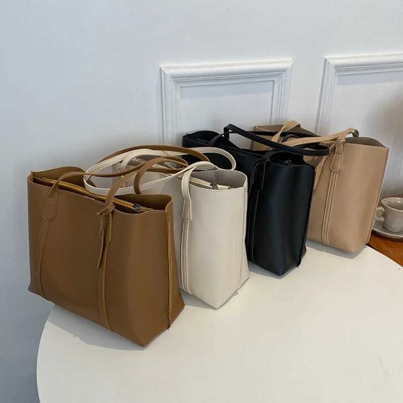 New Trend Solid Color PU Leather Underarm Bag Simple Wen Large Capacity Bag Shopping Travel Elegant Unisex Tote Bags Y251211