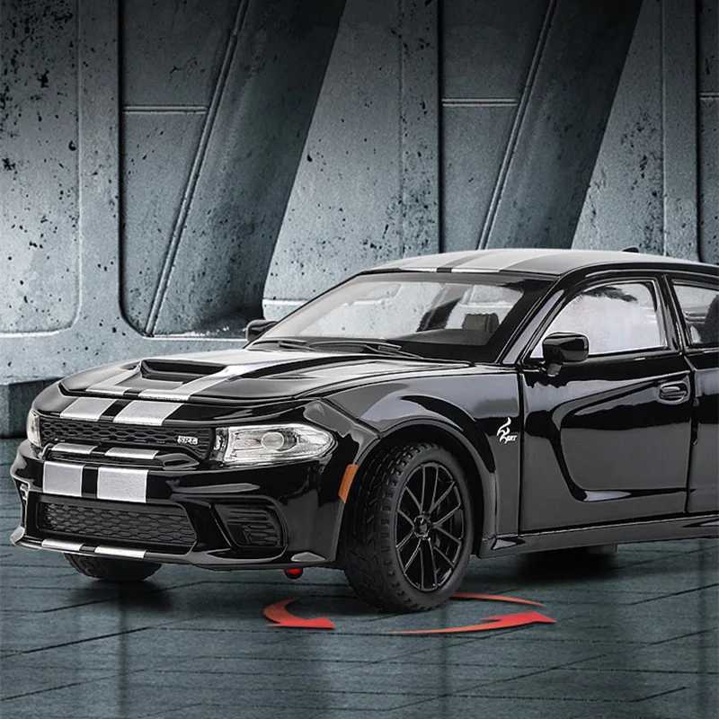 132 DODGE Charger SRT Hellcat Alloy Sports Car model Diecast Toy Muscle Vehicles Car Model Simulation Sound and Light Kids Gift Y251209
