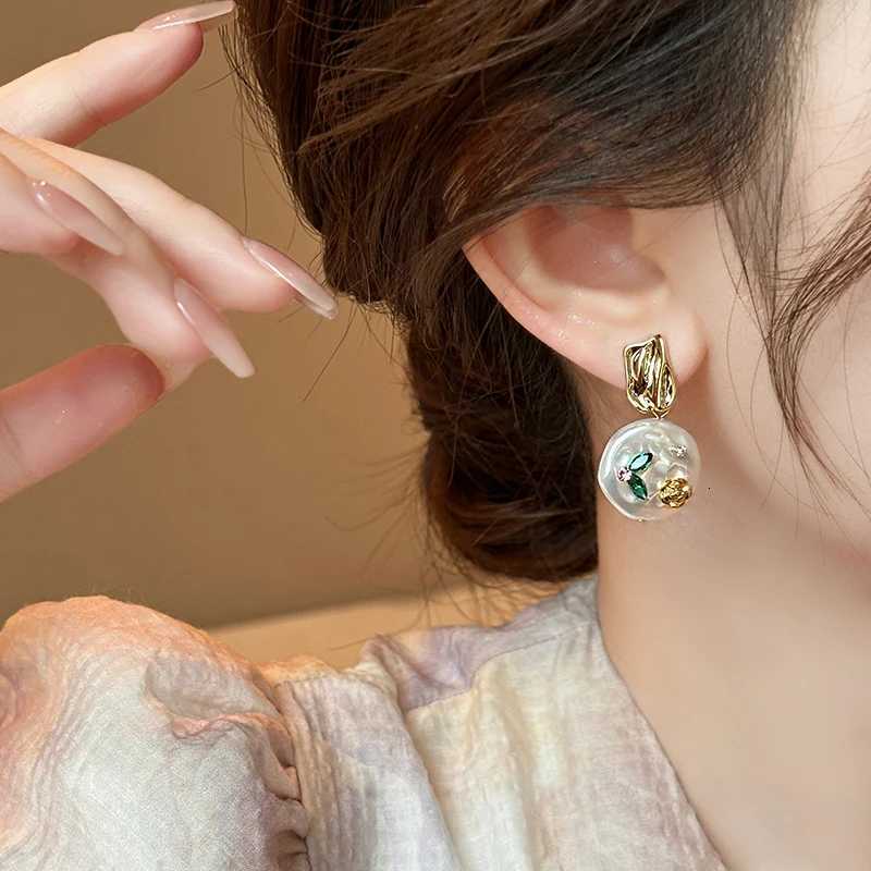 Monet Garden Imitates Baroque Pearl Earring Design With Unusual Temperament Jewelry For Wen and Girls Light Luxury Accories Y251210