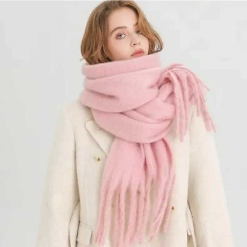 Luxury Winter Scarf Ultra-Soft Warm Classic Elegant Design Versatile Cozy for Cold Weather Y251211