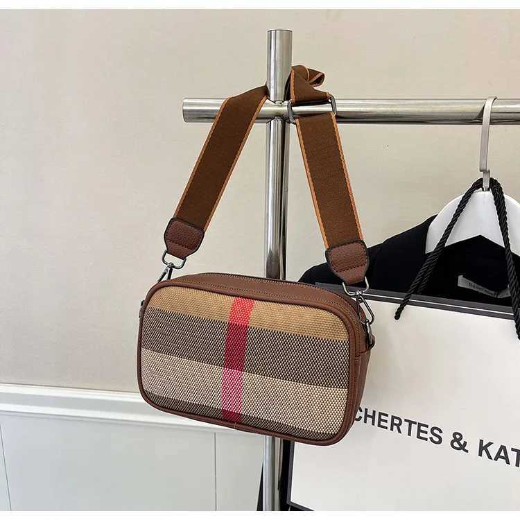 2025 Fresh Foreigner-Style Tote - Wens Plaid Design Large-Capacity Cute Portable Fiable Hand-Carry Popar Wens Bag Y251211
