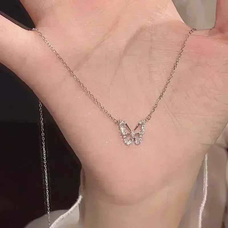Silver Butterfly Necklace Women Crystal Zircon Pendant Necklace for Women Girl Crystal Chain Necklace Party Jewelry M251211