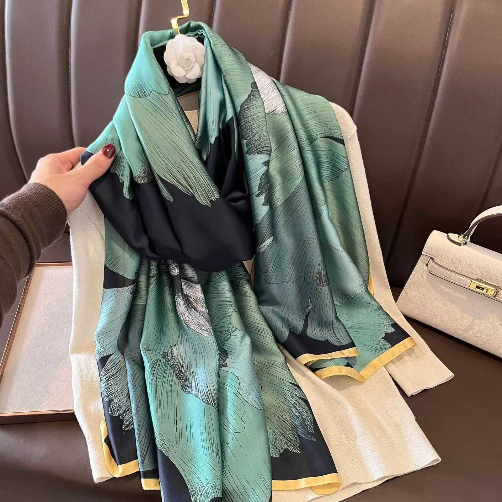 18090cm Luxury Brand Spring Summer Autumn Women Clothing New Fashion Color matching printed silk scarf lady popular turba Y251211