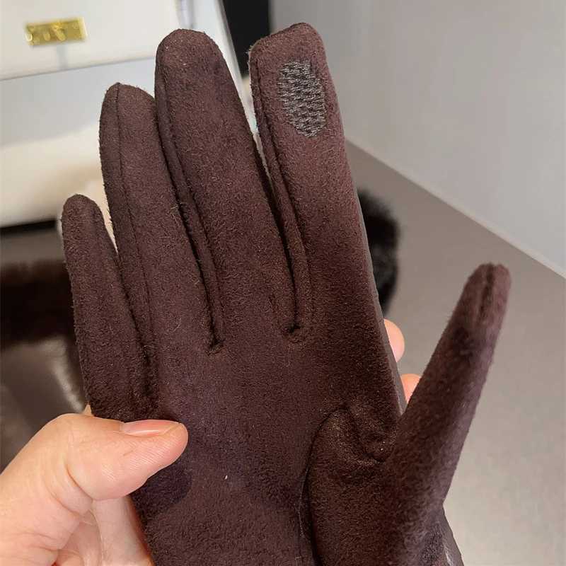 Winter Warm PU Leather Gloves for Women Waterproof Fleece Warm Windproof Gloves Fashionable Elegant Artificial Edge Cuffs Warm Y251211