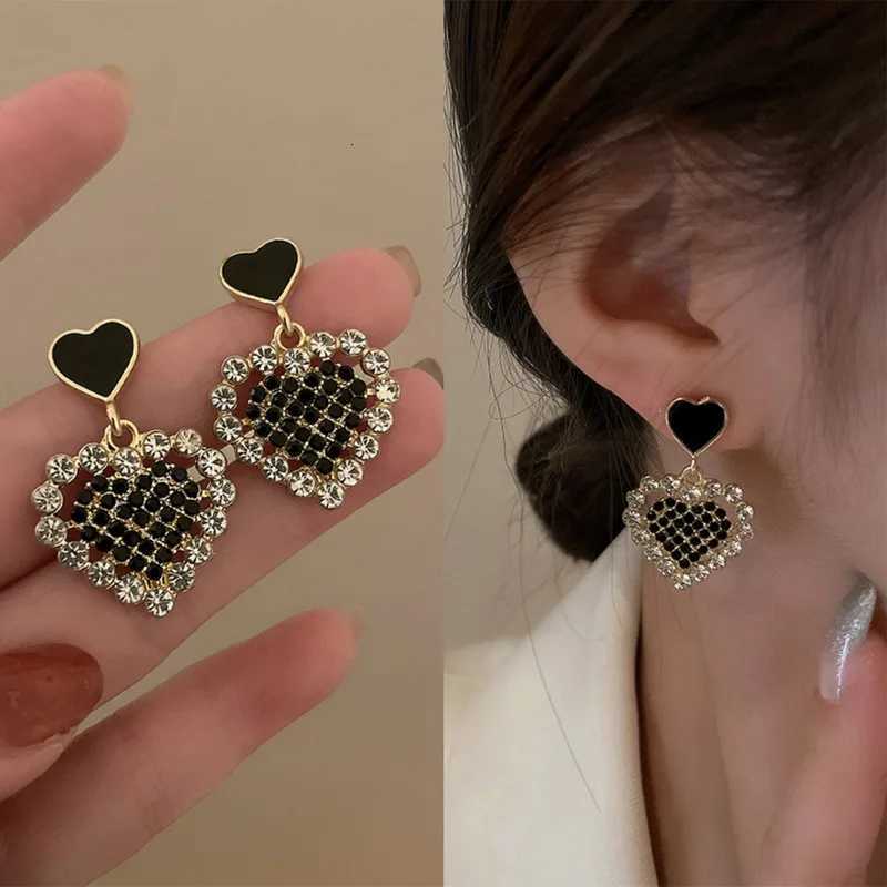 Korean Exquisite She Stud Earrings For Wen Shining CZ Zircon Imitation Pearl Earring Girl Temperament Jewelry Y251210