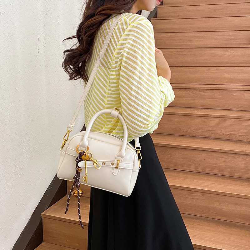 MOODS Mini Bost Top-handle Bags For Wen 2025 Luxury Designer Purses And Handbags Small Shoder Crossbody Bag With Pendants Y251211