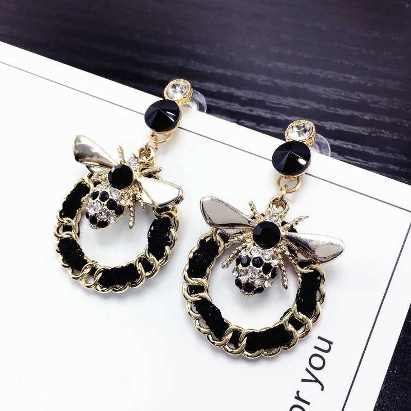 Luxury Brand Colof Crystal Cute Bee Earrings For Wen Geetric Statement Weave Long Drop Earrings Jewelry Y251210