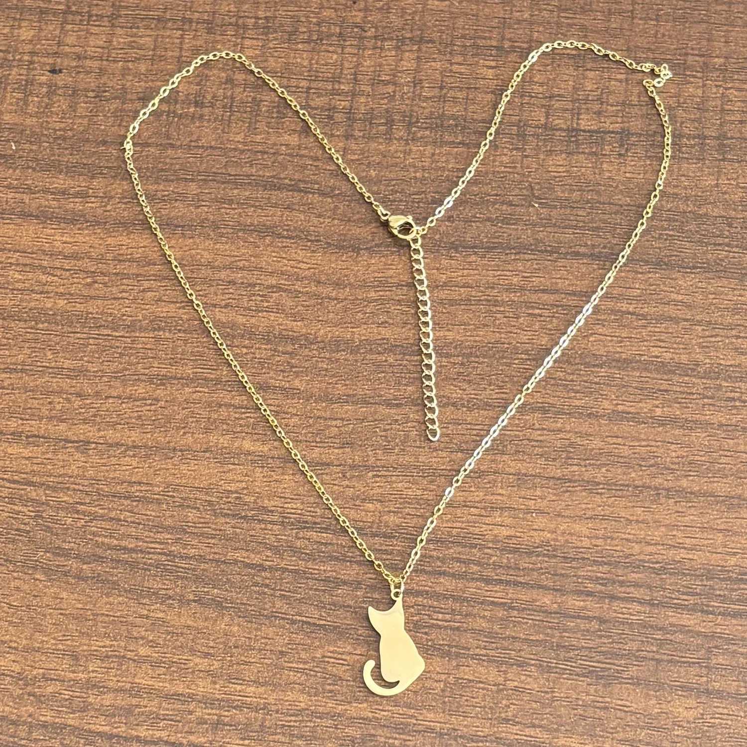 Stainless Steel Elegant Cat Pendant Necklace Hypoallergenic No Fade Simple Cute Kitten Charm for Women M251211