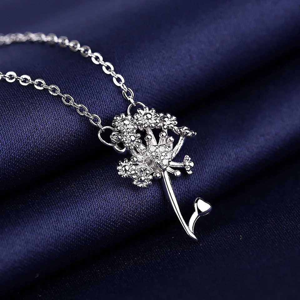 925 Sterling Silver Floral Clavicle Chain Necklace Sparkling Zircon Womens Pendant Necklace Birthday Party Gift Jewelry Gift M251211