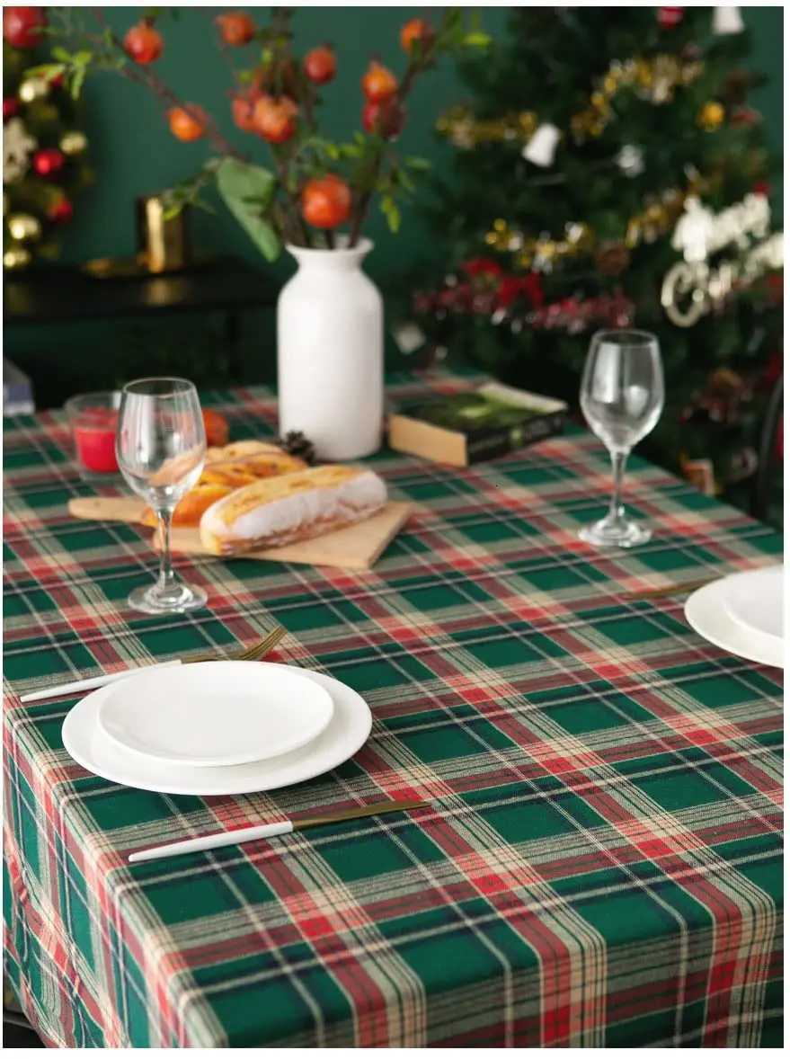 Green Plaid Christmas Tablecloth for Rectangle Tables Polyester Table Cloth Perfect For Holiday Parties Dining and Banquet H251211
