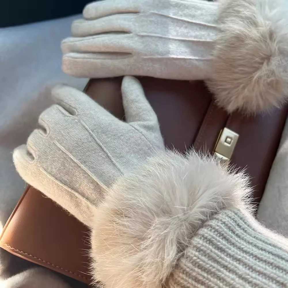 Winter New Outdoor Warm Plush Thick Gloves Women Touch Screen Elegant Vertical Striped Hairy Mouth Gloves Elegant Elastic Gloves Y251211