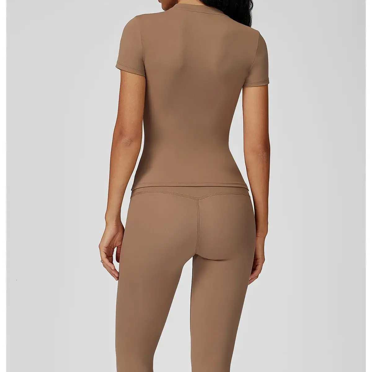 Yoga Set 2PCS Gym Clothes Sportswear Yoga Suit Womens Fitness Short Sleeve Top Tracksuits Sports Bra Gym Running Leggings WomenT251211