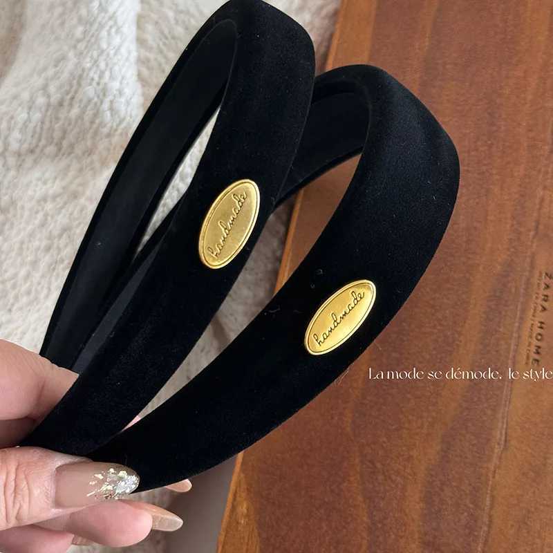 Korean Style Simple Gracef Veet Gold Buckle band Retro Minority Height Increasing Sponge Hairhoop Hairpin Hair Ornaments Y251210