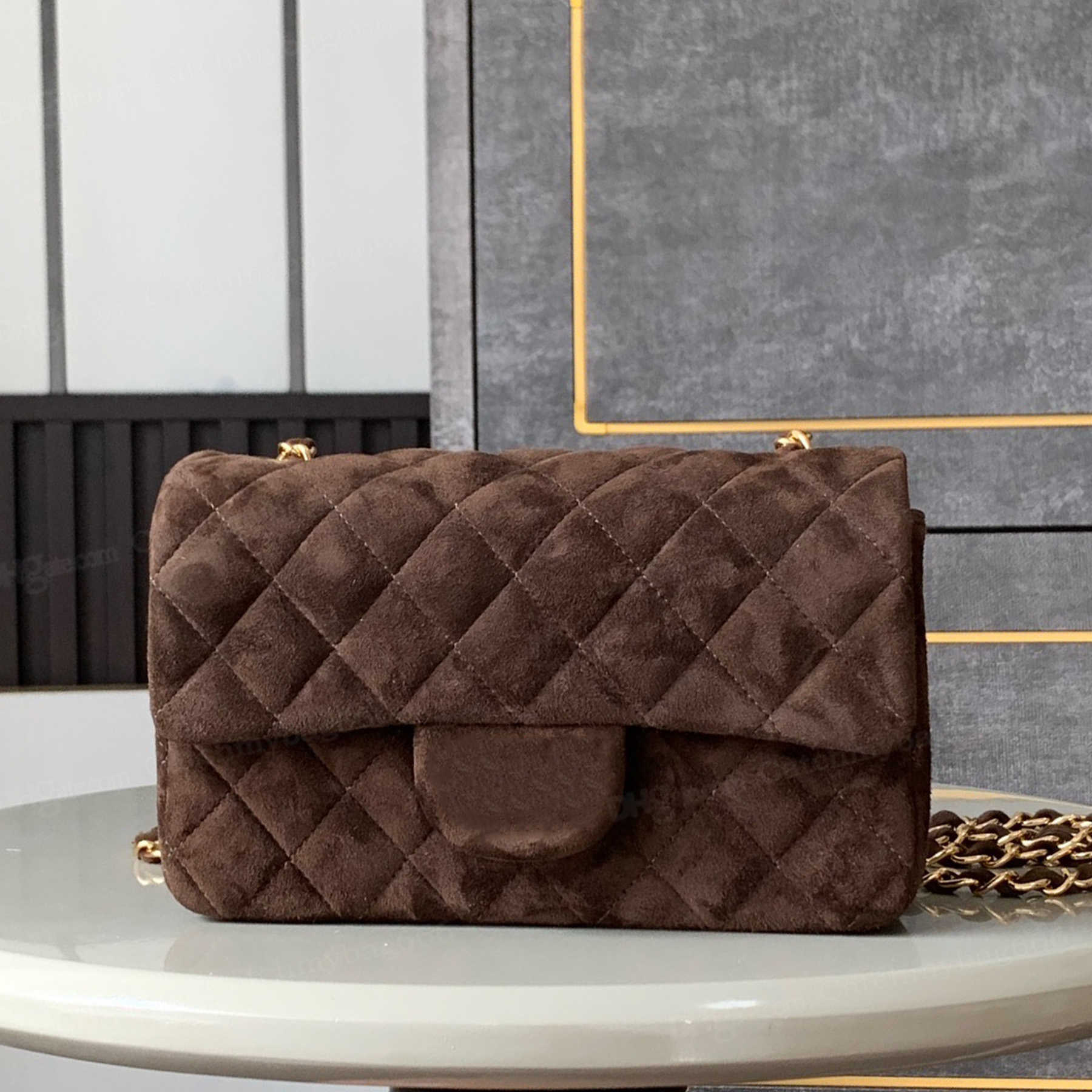 Shoulder Bags Top Quality 10A Suede Classic Handbag Luxury Designer Genuine Leqather Flap Shoulder Bag Golden Hardware Chain Crossbody Bag Zipper Pocket Turn Closu