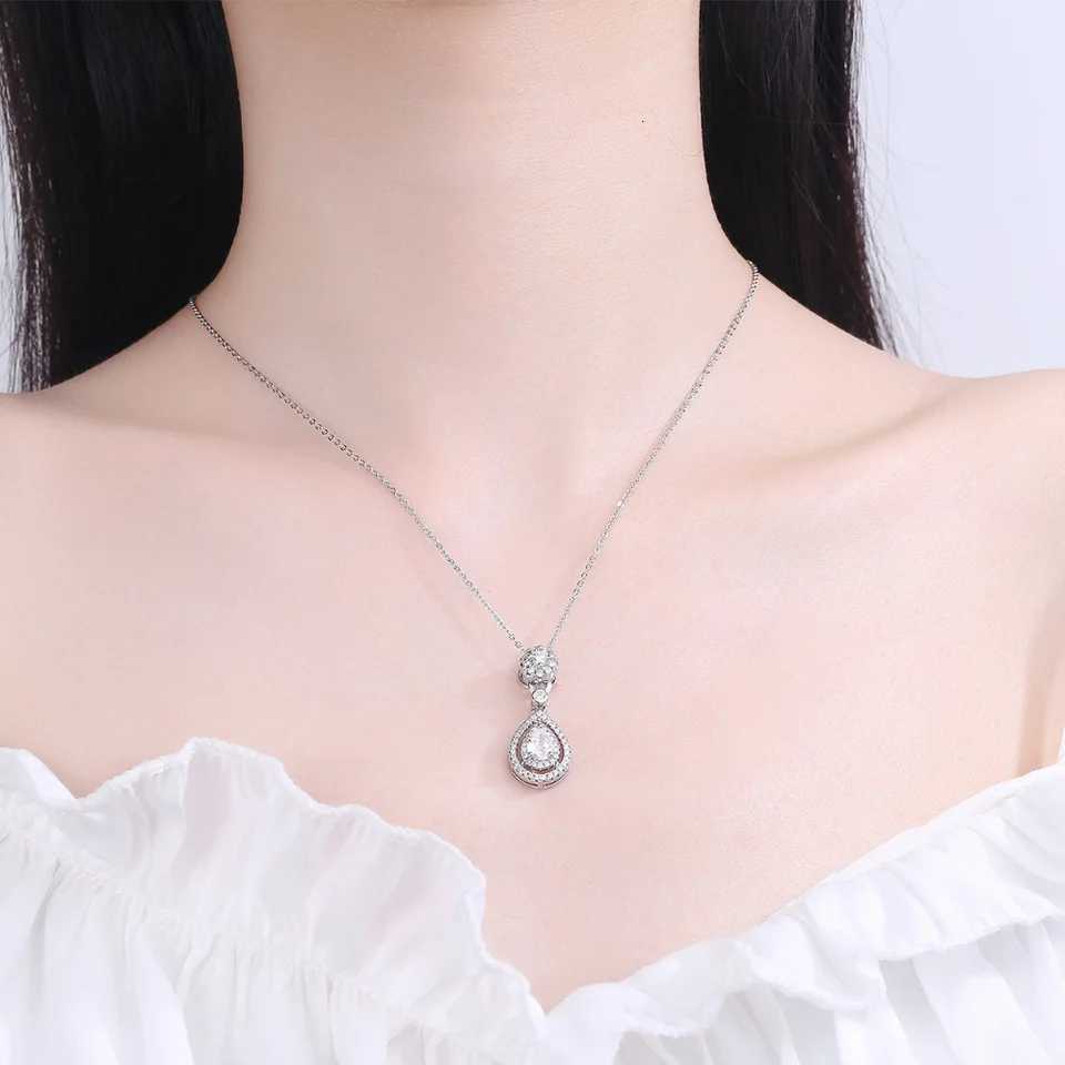 925 Sterling Silver Necklace Clavicle Chain Sparkling Zircon Teardrop Womens Pendant Necklace Birthday Party Gift Jewelry Gift M251211