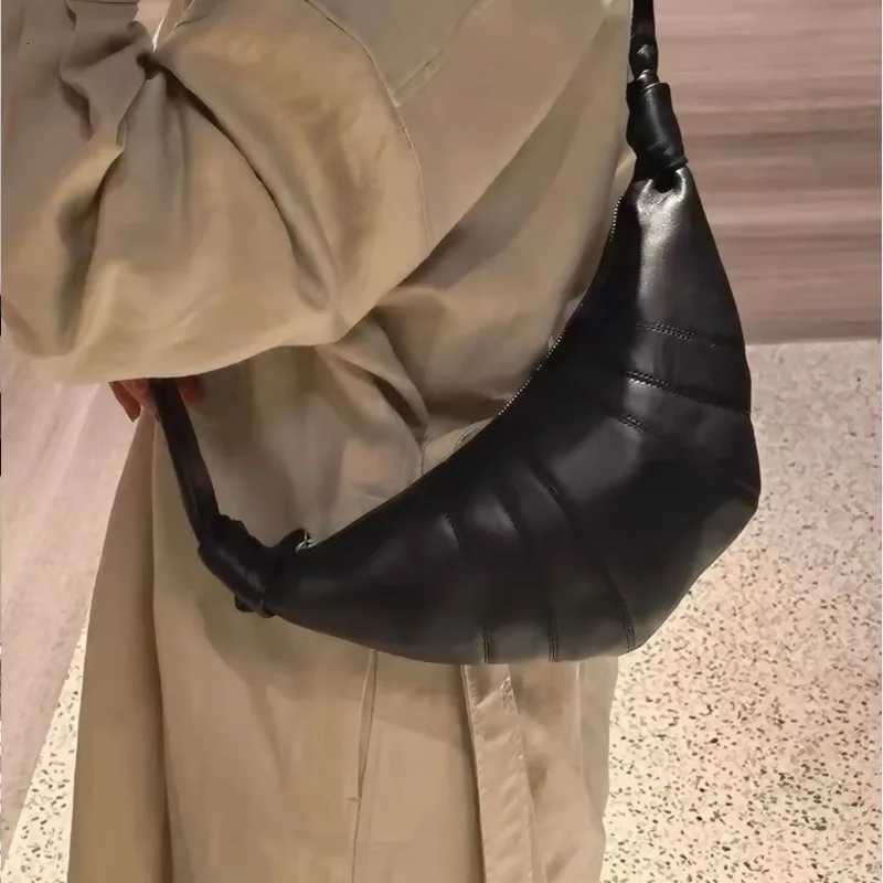 Vintage niche croissant cowhide dumpling wrap genuine leather fiable single shoder crossbody baguette wens bag Y251211