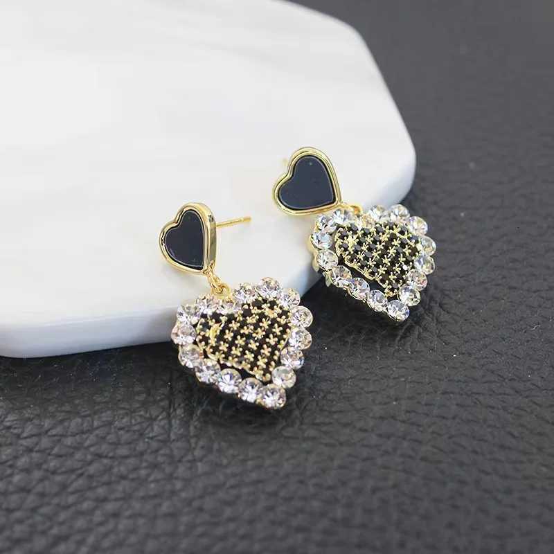 Korean Exquisite She Stud Earrings For Wen Shining CZ Zircon Imitation Pearl Earring Girl Temperament Jewelry Y251210
