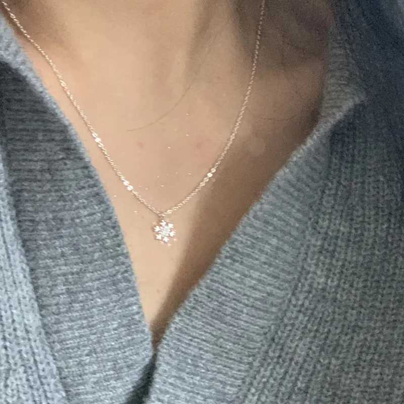 Delicate Temperament 925 Sterling Silver Snowflake Pendant Necklace for Women Collarbone Chain Fashion Jewelry Girlfriends Gift M251211