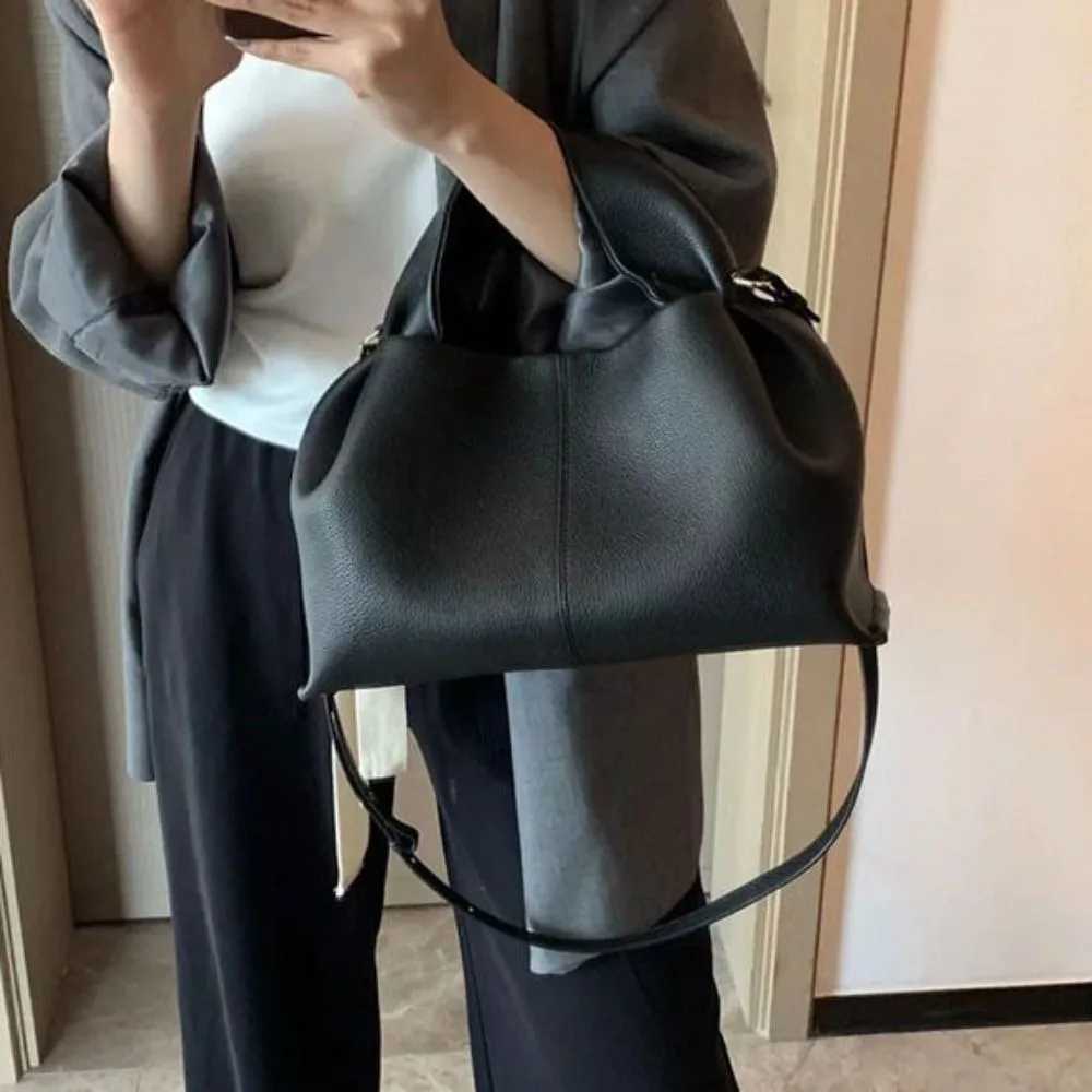 Ins PU Leather Dumpling Shoder Bag Light Luxury Large Capacity New Design Handbag Lunch Box Case Ladies Crossbody Bag Gifts Y251211
