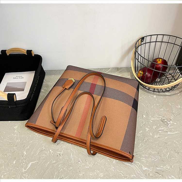 2025 New High-end Ladies Leather Hand Bag Luxury Brand Famous Designer Paris Casual Classic Y251211