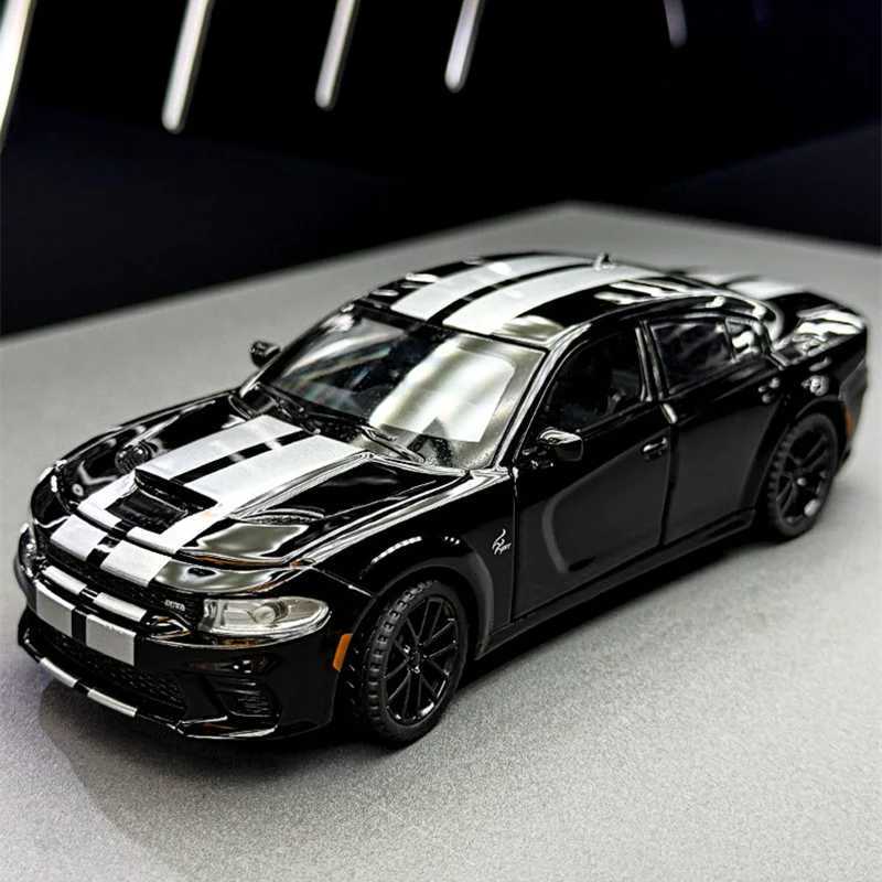 132 DODGE Charger SRT Hellcat Alloy Sports Car model Diecast Toy Muscle Vehicles Car Model Simulation Sound and Light Kids Gift Y251209