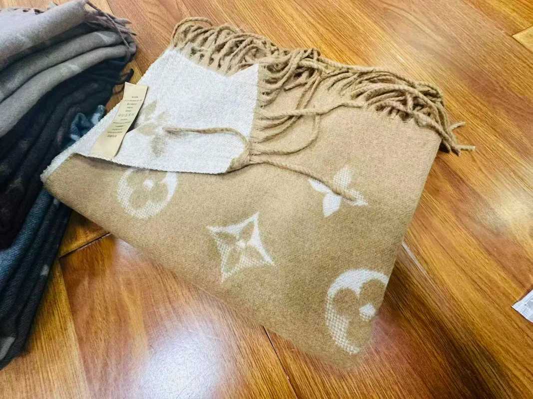 2025 wysokiej klasy dwustronny szalik z kashmeru kobiece litery stare kwiaty imitacja weny szyi ciepe szalik strumienie Sophie Y251211