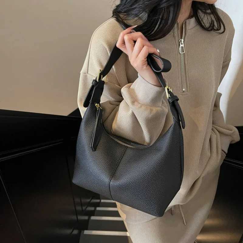 2025 New High-end Ladies Leather Hand Bag Luxury Brand Famous Designer Paris Trendy Vintage Y251211