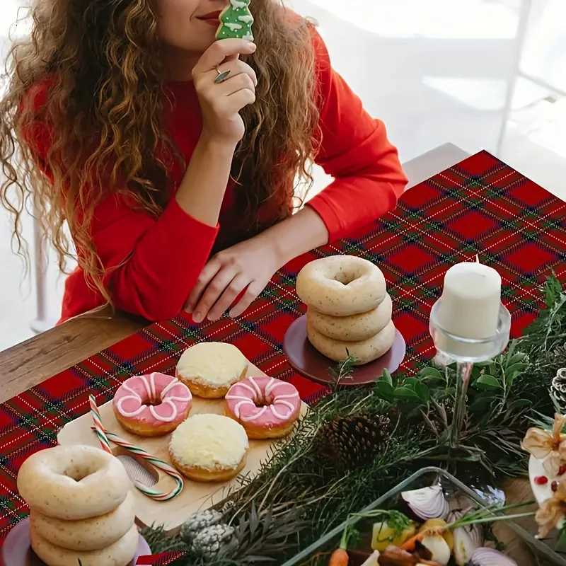 Scottish Red Black Tartan Plaid Table Runner Durable Linen Elegant Winter Holiday Decor for Xmas Dining Accessory H251211