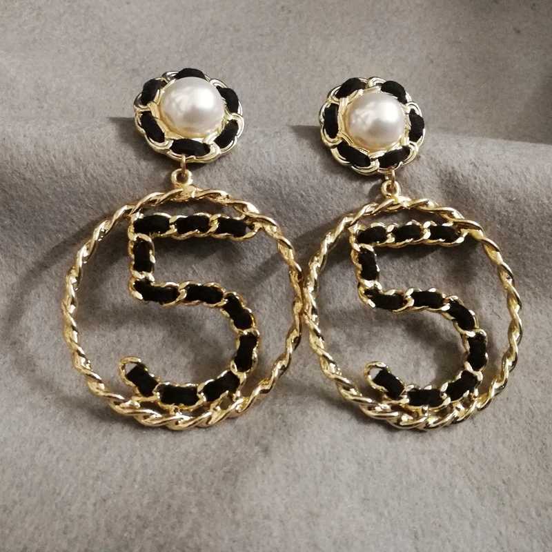 Korean Luxury Jewelry Big Letter Five V She Circle Pearl Earrings For Wen Wholes Y251210