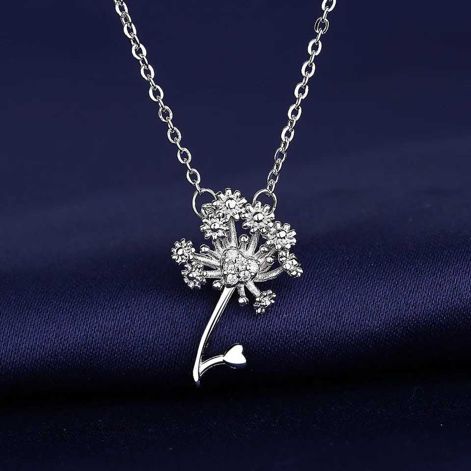 925 Sterling Silver Floral Clavicle Chain Necklace Sparkling Zircon Womens Pendant Necklace Birthday Party Gift Jewelry Gift M251211