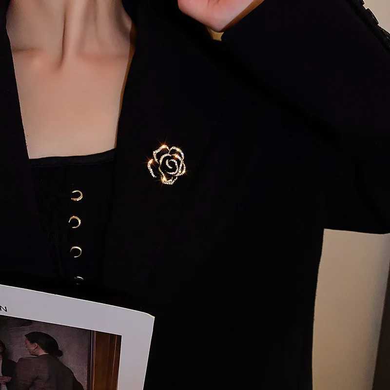 lia Brooch Fashion Luxury Rhinestone Imitation Pearl Pin For Wen Fashion Clothes Corsage Jewelry Accories Wholes Y251210