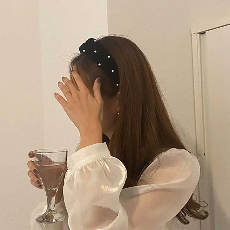 Wen Black Veet Simated-pearl Haiand Wide Padded Puffy band Fashion Elegant Hear Hair Hoop Girls Hair Accories Y251210