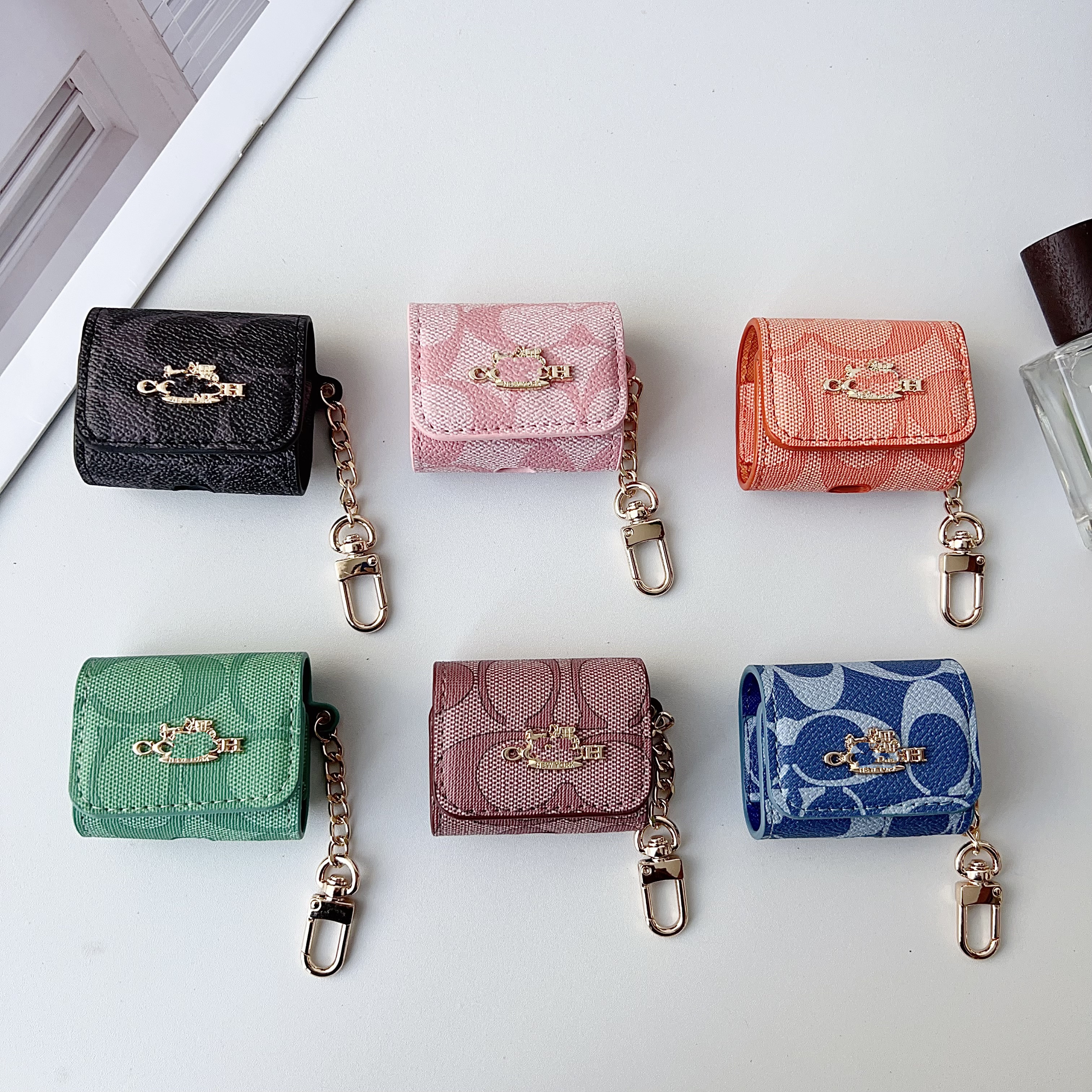 Designer Airpods Case for Apple Airpods Pro 4 3 1 2nd Generation 3 New 3rd Case Headset Packet Hook Clasp Keychain Air pods Case Earphone Shell Chain Strip Bag Charm