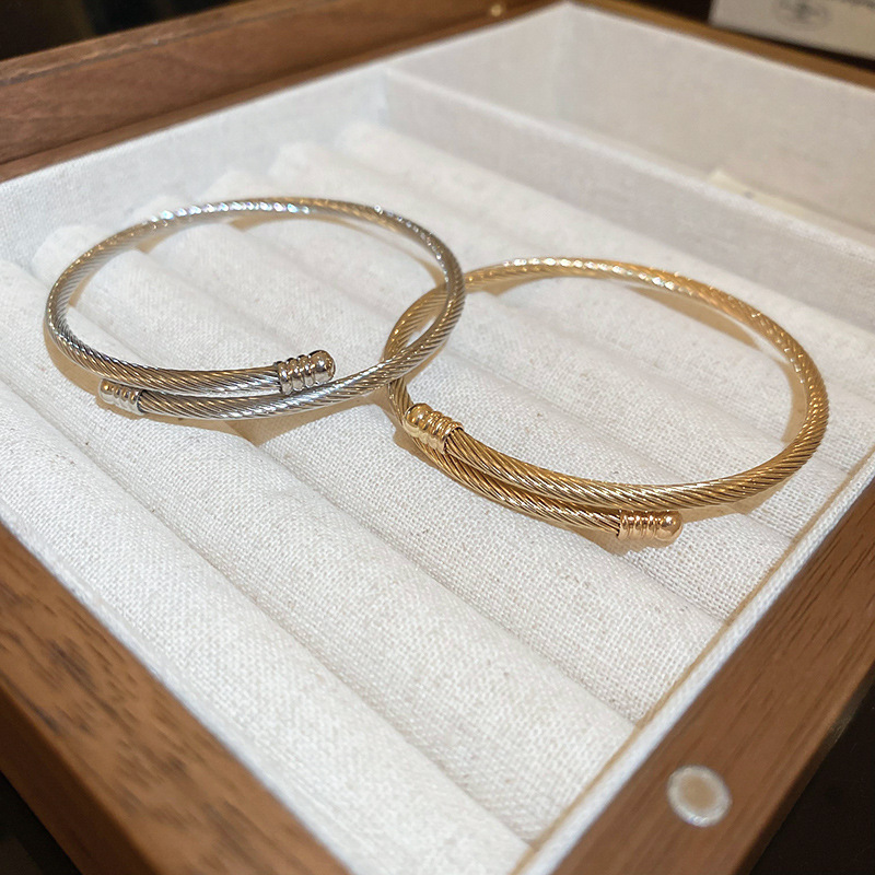Metal Heavy Craft Braided Simple Retro High-end Feel Bracelet Personality Creative Fashion Light Luxury Jewelry for Women