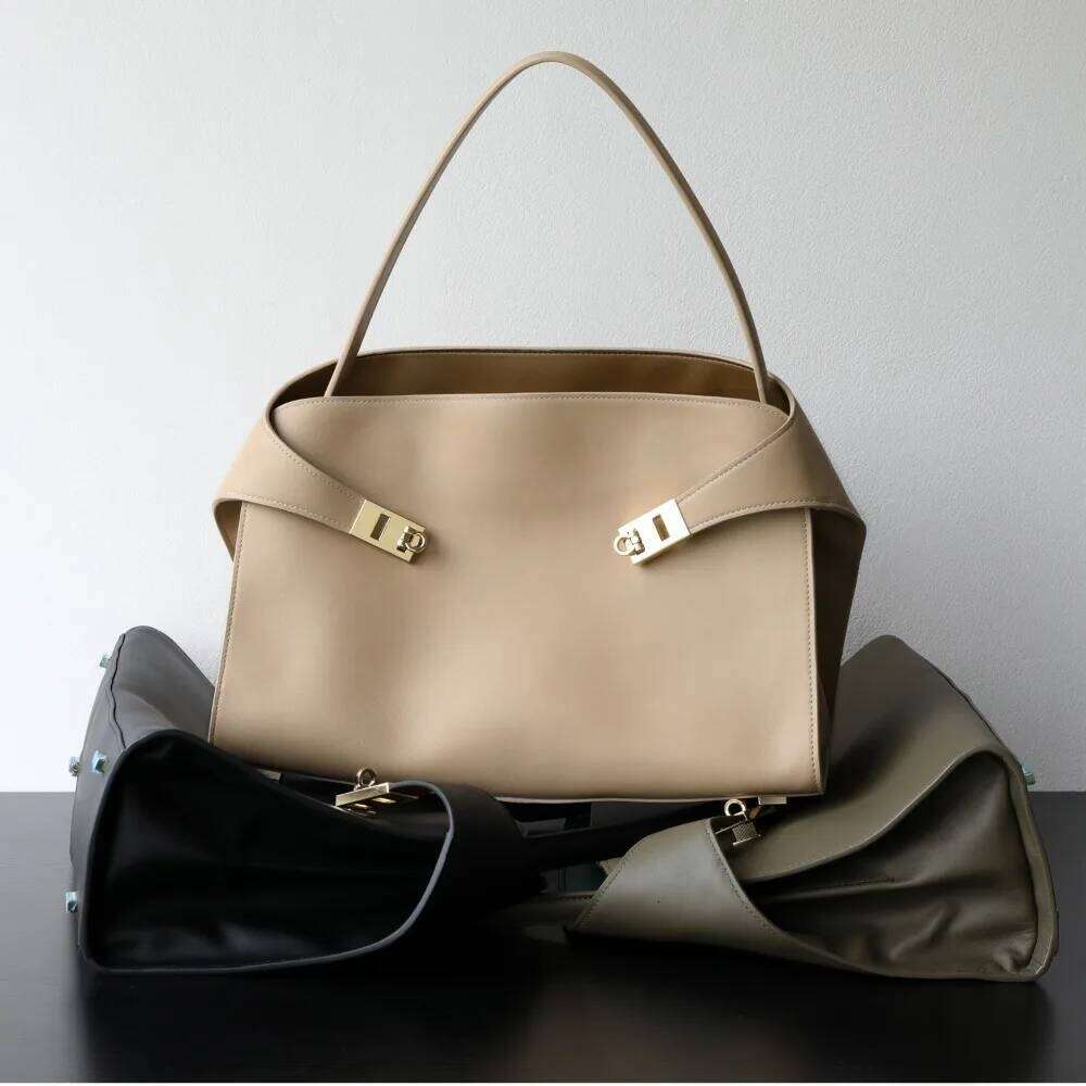 Hot Selling Niche Light Luxury High-End Leather Large-Capacity First-Layer Cowhide Women's Handbag Tote Bag Commuter Leisure Versatile Designer B