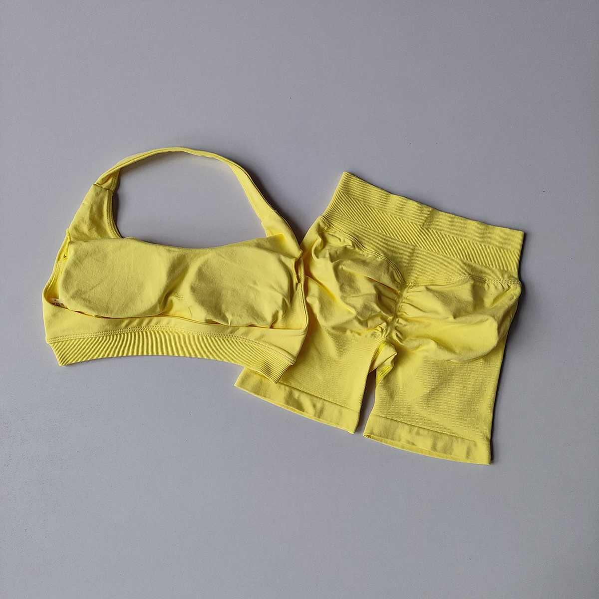 2 Pieces Yoga Suit for Women Seamless Fitness Gym Clothes Halter Sports Bra Matching Impact Shorts Workout Sets Gym OutfitT251211