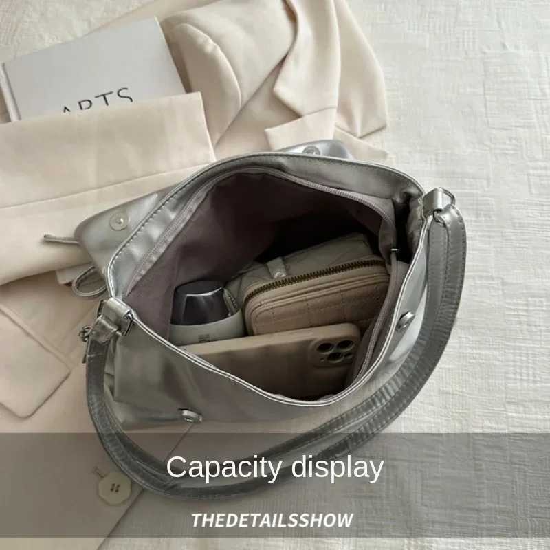 Underarm Bag Wen Tote Bag Large Capaci Autumn and Winter Shoder 2025 New Versatile High-Grade Shoder Cmuter Bag Y251211