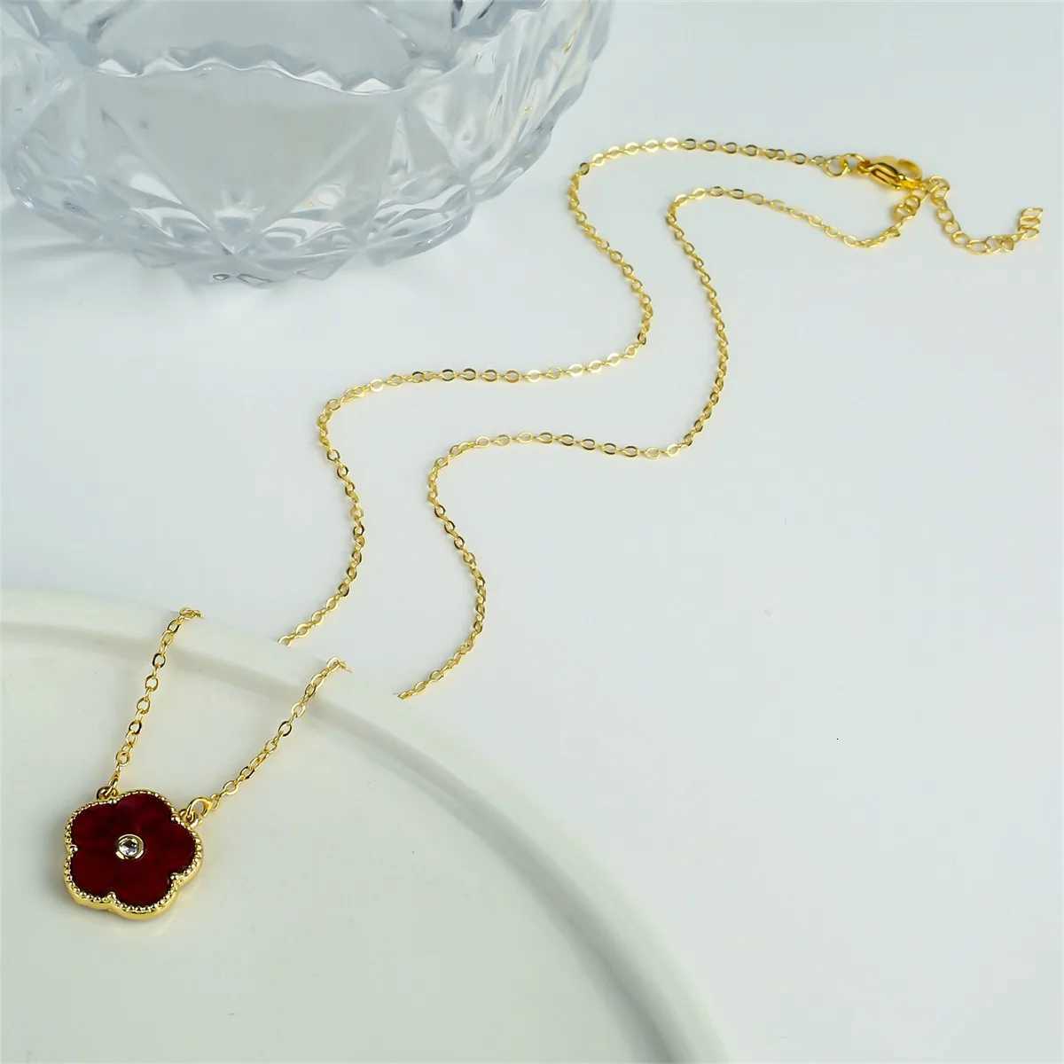 Hotsellingfashion Lucky fiveflower set zirconium womens necklace gift jewelry womens shamrock party M251211