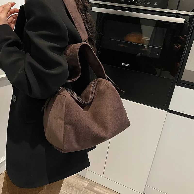 Fi Slouchy Relaxing Shopping Crossbody Bag Veet Simple Cmuting Tote Bag Large Capacity Versatile Texture low Bag Y251211