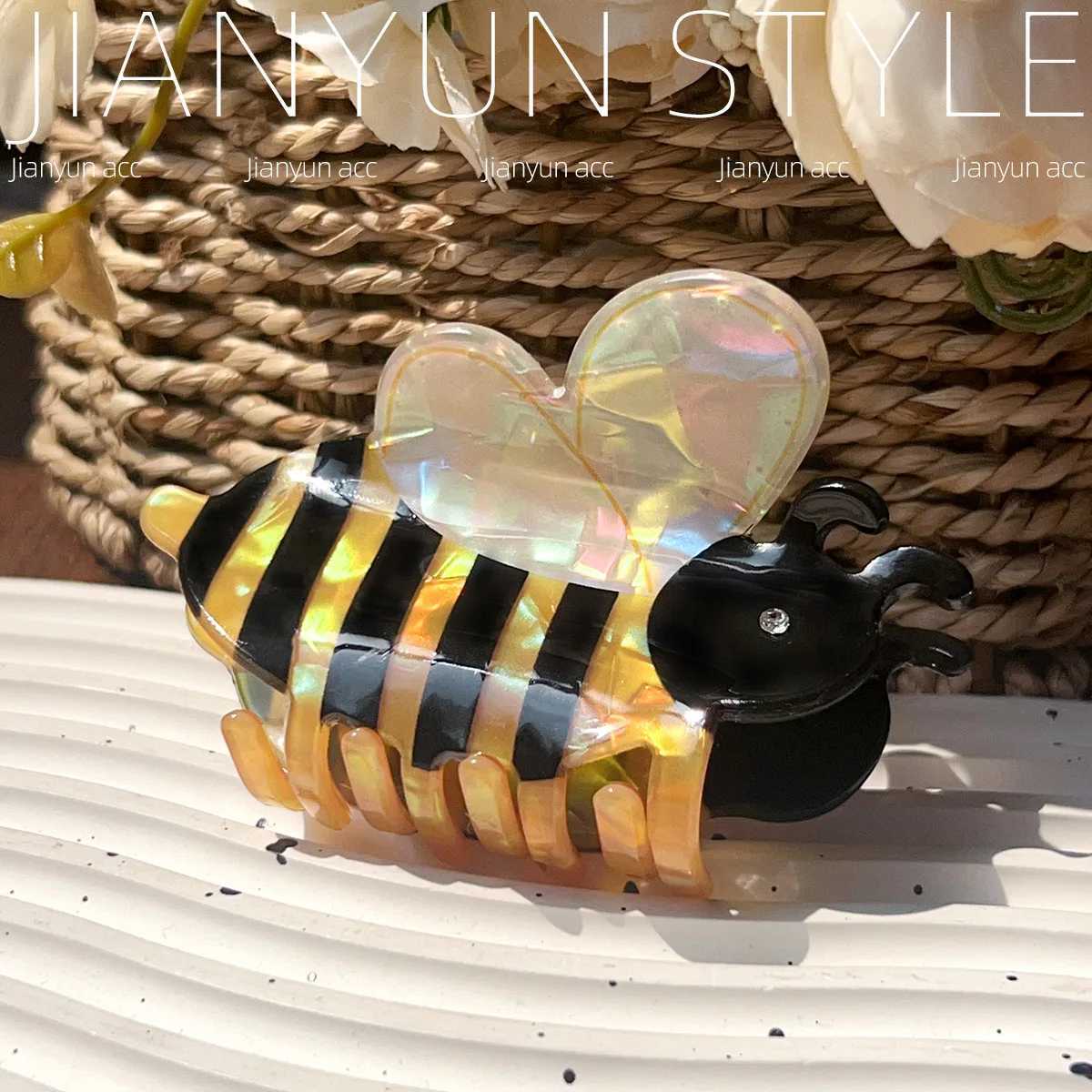 Luxury quty jewelry 2025 new cute bee grab clip jewelry in autumn and winter Crab hair clip hair accories for girls Y251210