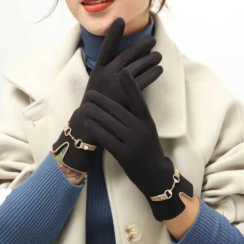 Winter Warm Gloves Womens Velvet Thick Plush Gloves Korean Metal Chain Decoration Office Cycling Outdoor Travel Warm Accessory Y251211
