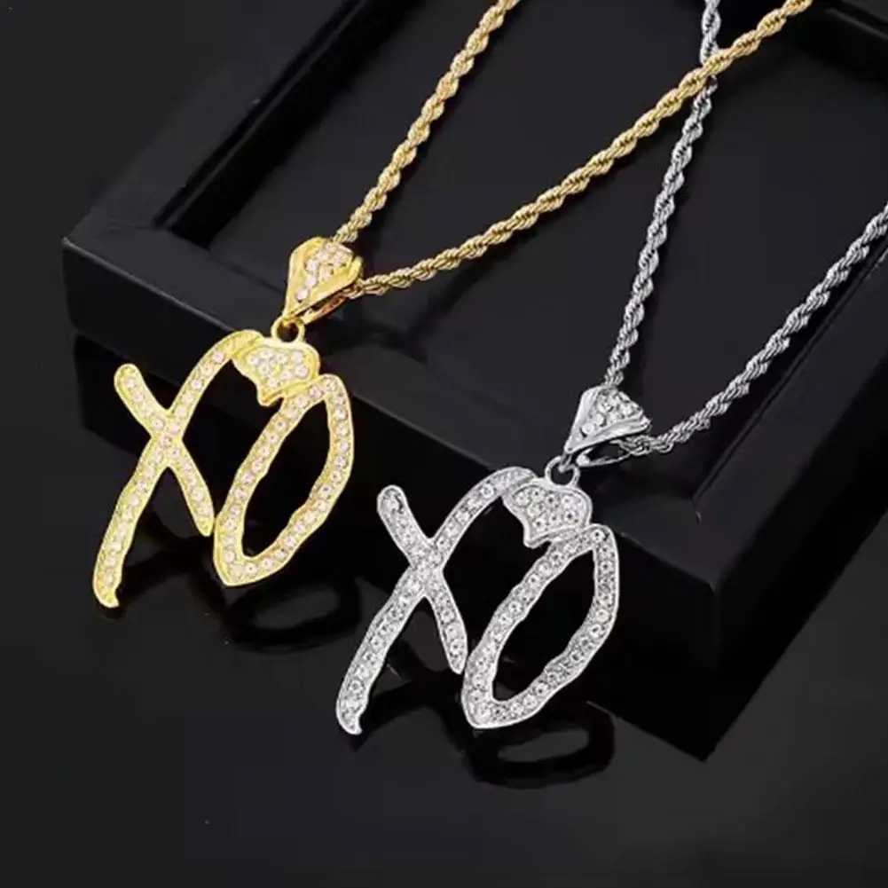 Fashion XO Necklace Cubic Zirconia Letter Pendant Sweater Chain Light Luxury Hip Hop Party Jewelry Accessories For Men Women M251211