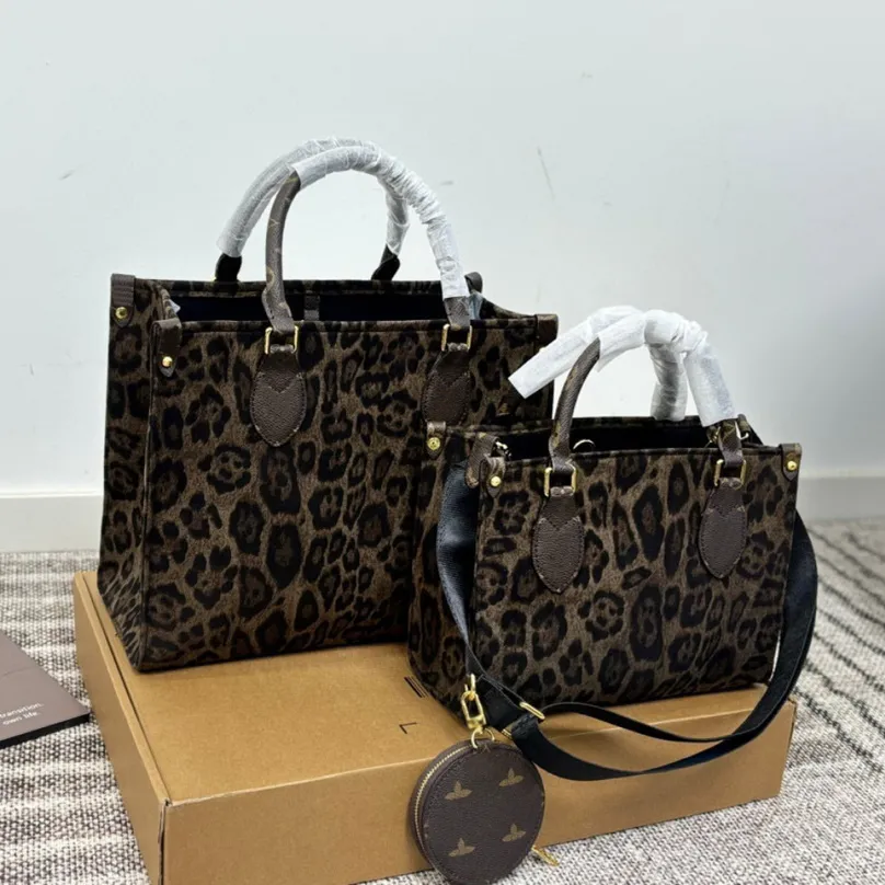 25FW Leopard print velvet Shouder Tote Bags Women Luxurys Designers Bags Totes Handbag Wallets Messenger Purse Card Holder pouch Travel outdoors 18/32cm