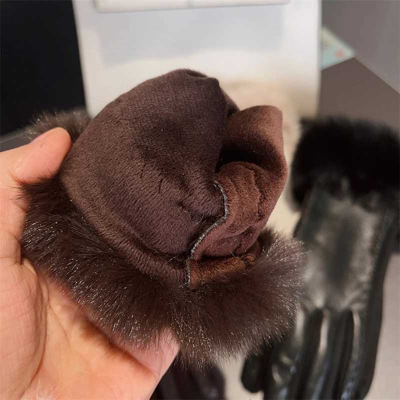 Winter Warm PU Leather Gloves for Women Waterproof Fleece Warm Windproof Gloves Fashionable Elegant Artificial Edge Cuffs Warm Y251211