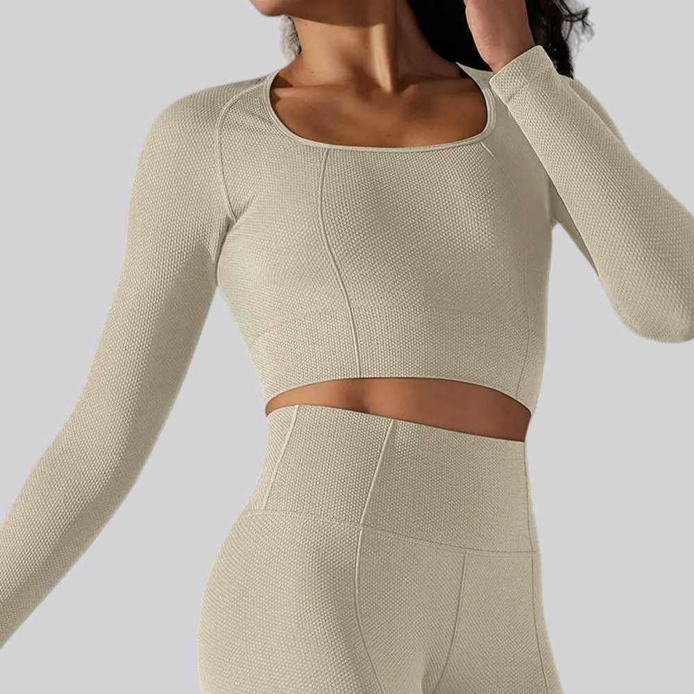 Womens Long Sleeve Yoga Shirts Sport Top Fitness Seamless Clothes Wear Women Breathable Elastic Gym Running Workout T-ShirtT251211